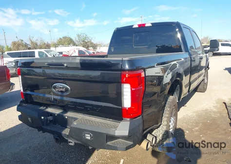 2018 Ford F-250 Lariat из США, поврежденный, VIN 1FT7W2BT2JEB71580